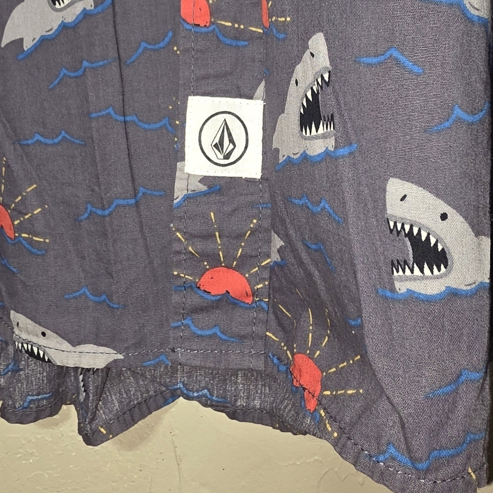 Volcom Gray Sunset Shark Pattern Button Down Shor… - image 5